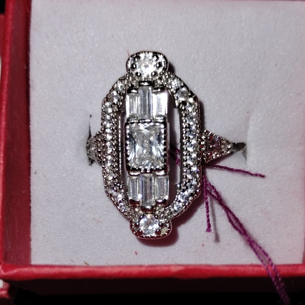 Elegant Silver Ring with Crystal Accents